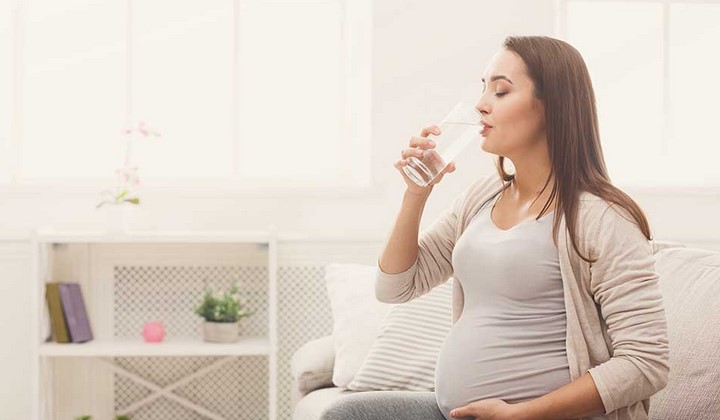 How Much Water Should a Pregnant Woman Drink